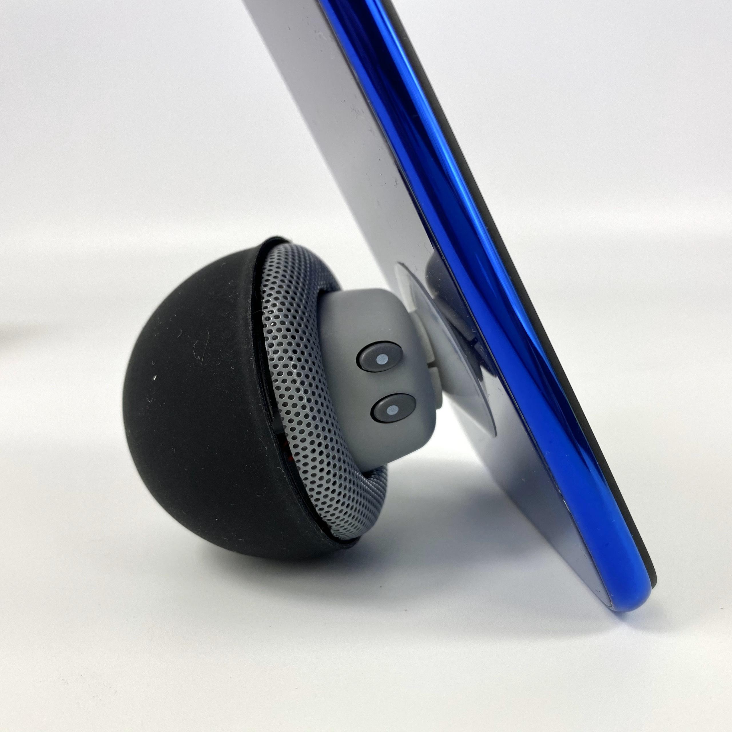 [HCM]Loa Bluetooth kiêm giá đỡ hút chân không