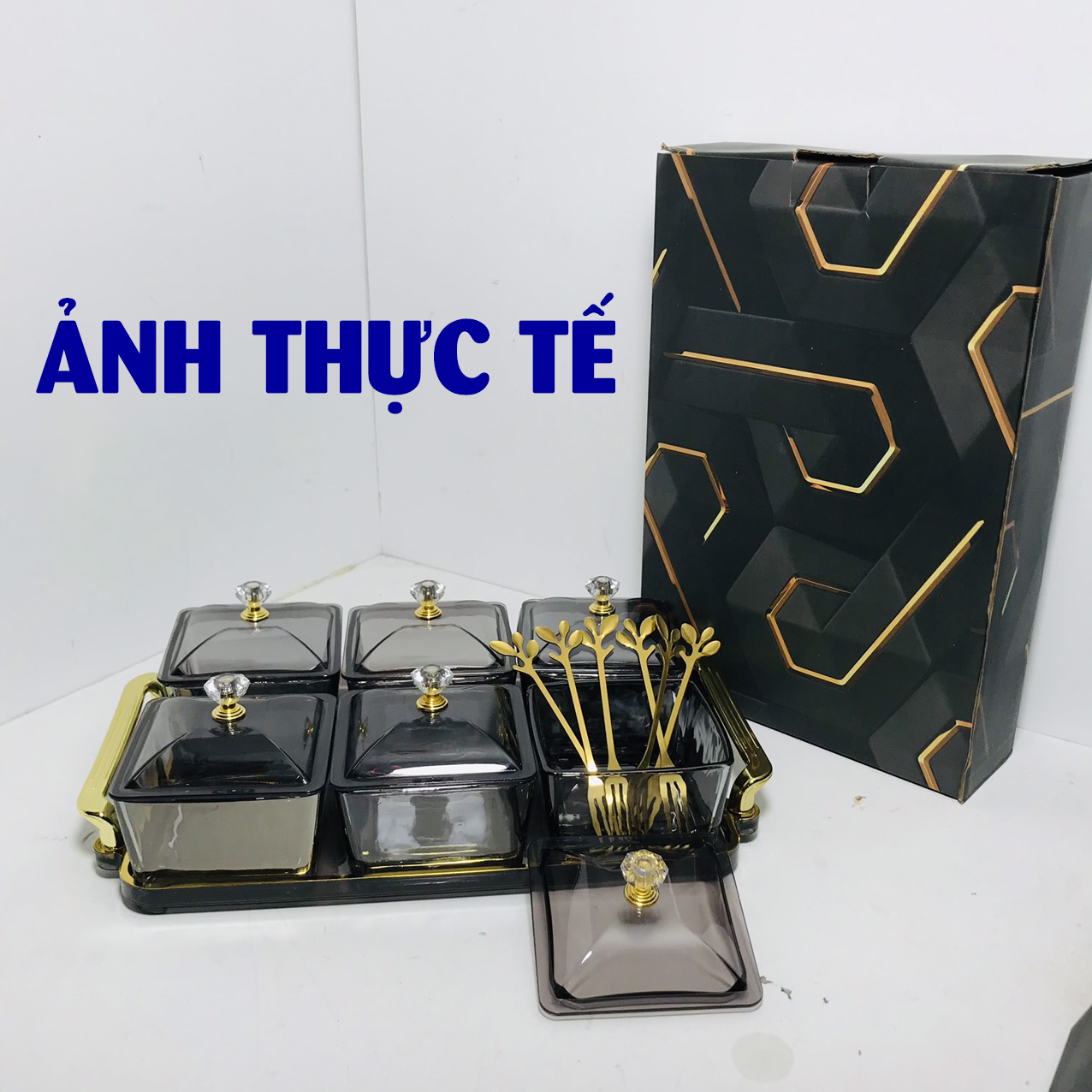Khay Mứt Tết Khay đựng mứt tết 6 ngăn nhựa, hộp nhựa nắp nhựa khung kim cương mạ vàng cao cấp, hộp đựng bánh kẹo hoa quả sang trọng, khay mứt tramanhshop