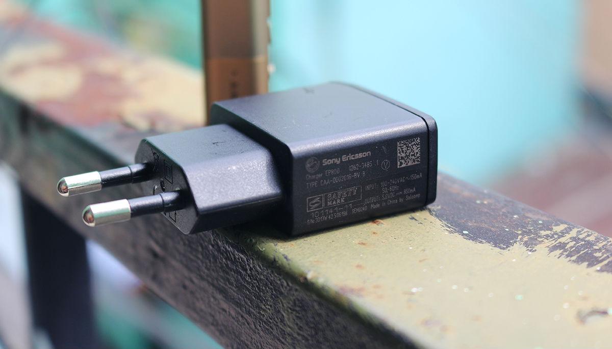 Củ Sạc điện thoại Sony EP880