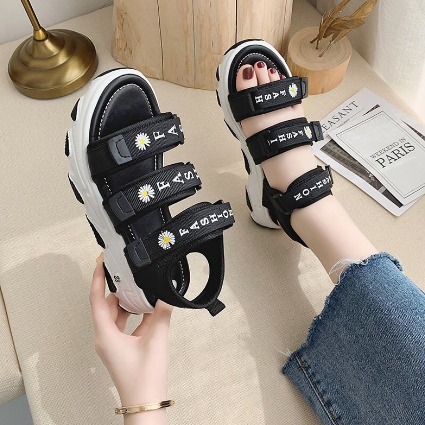 Dép sandal nữ 3 quai Fashion thêu hoa cúc thời trang 2020 giá rẻ