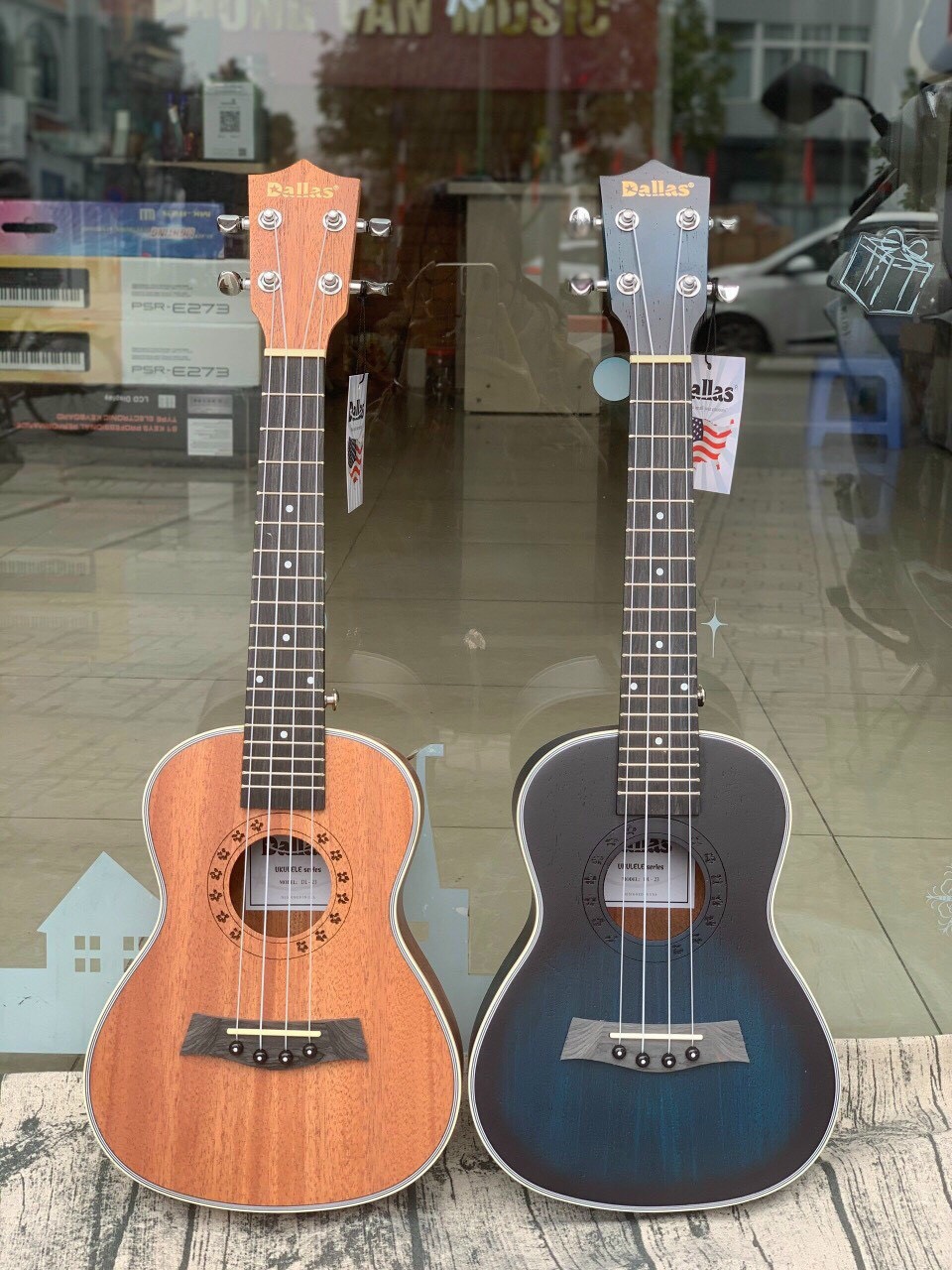 Đàn Ukulele Dallas size 23 Concert; chất liệu gỗ thịt âm hay
