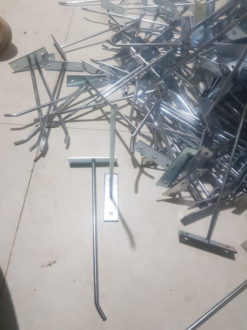 Móc bắn tường nhiều size 15-20-25-30 cm