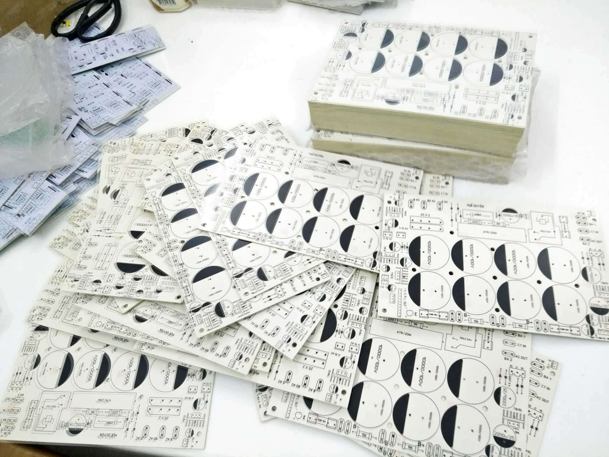 Pcb nguồn 8 tụ bo sợi, có phần mềm khởi động