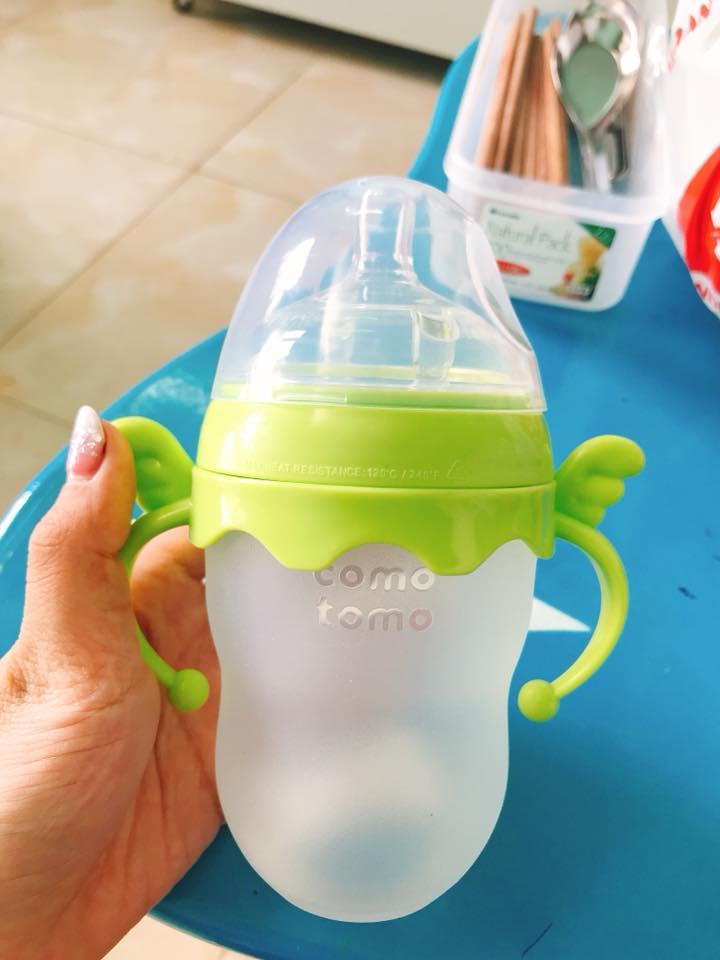 Tay cầm bình sữa comotomo