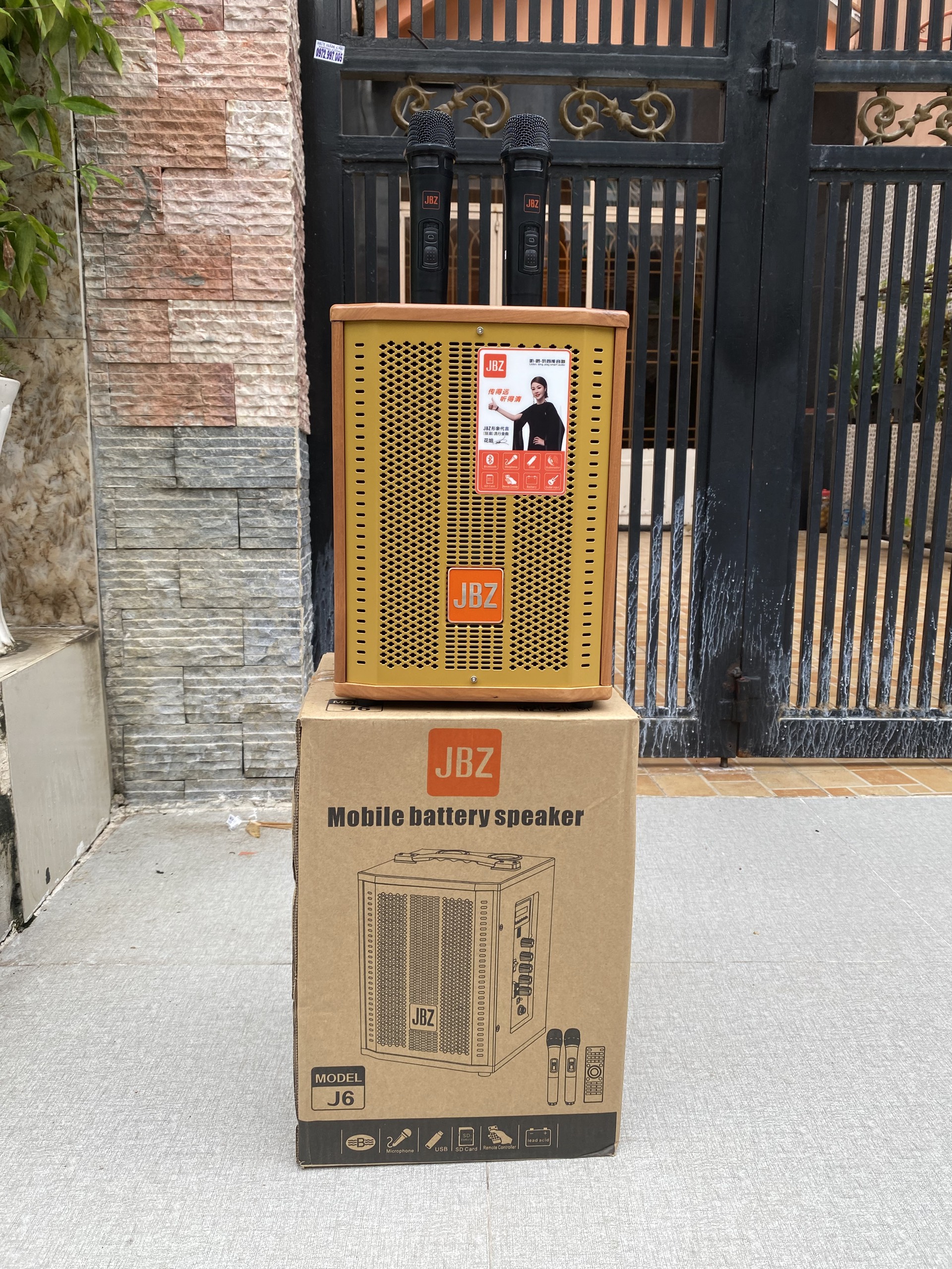 [ XẢ KHO – GIÁ SỐC ] Loa Kéo Di Động - Loa Bluetooth Karaoke Mini JBZ J6 + Kèm 2 Micro Không Dây, Âm Thanh Cực Hay, Công Suất Lớn, Có Remote Điều Khiển Từ Xa, Jack 3.5mm, Nhỏ Gọn Tiện Lợi Giúp Bạn Thoải Mái Ca Hát Mọi Lúc Mọi Nơi