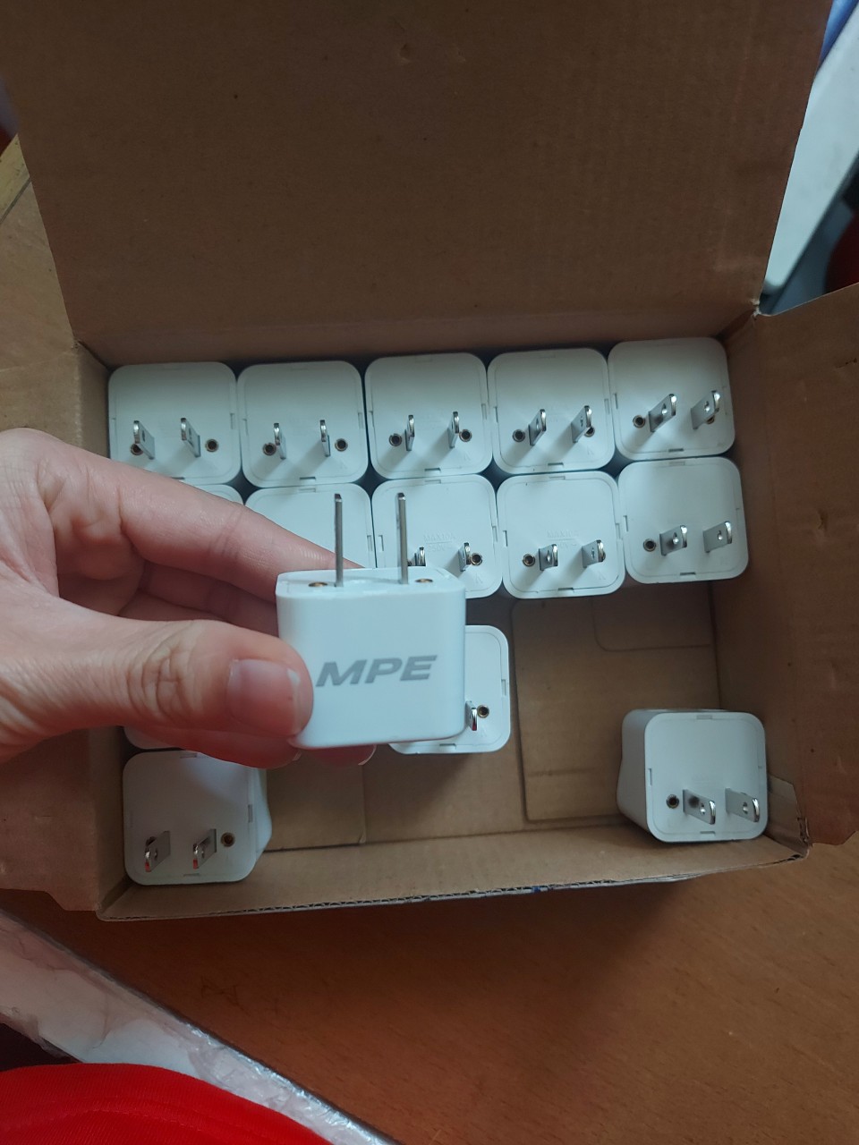 [HCM]Ổ CẮM DU LỊCH MPE - AD1 / CHÂN CẮM DẸP