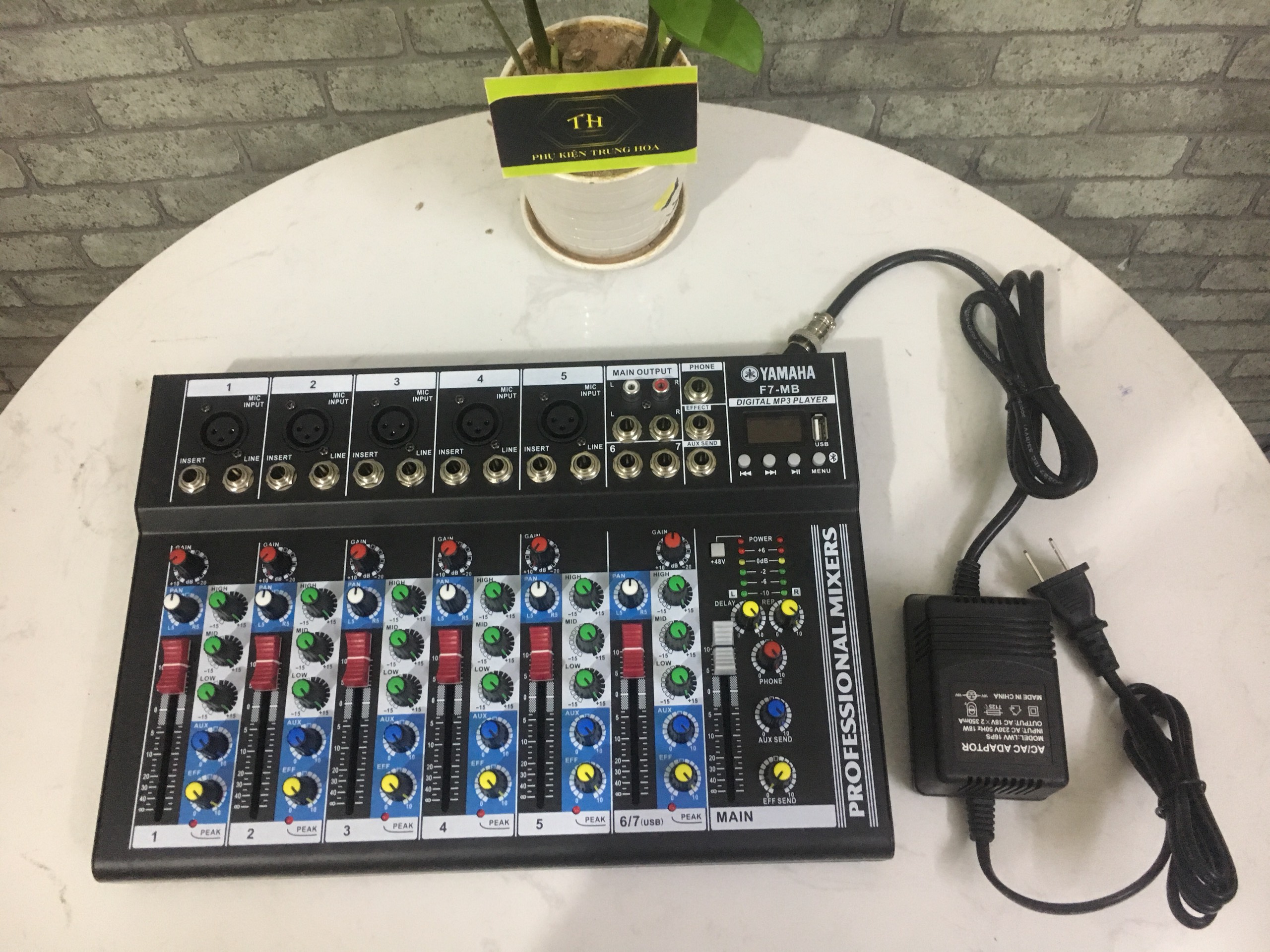 Bàn mixer yamaha F7 Bluetooth có USB