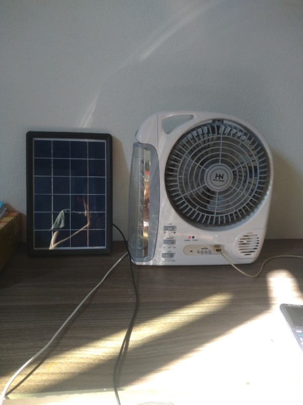 Quạt hộp tích điện năng lượng mặt trời TDH-01