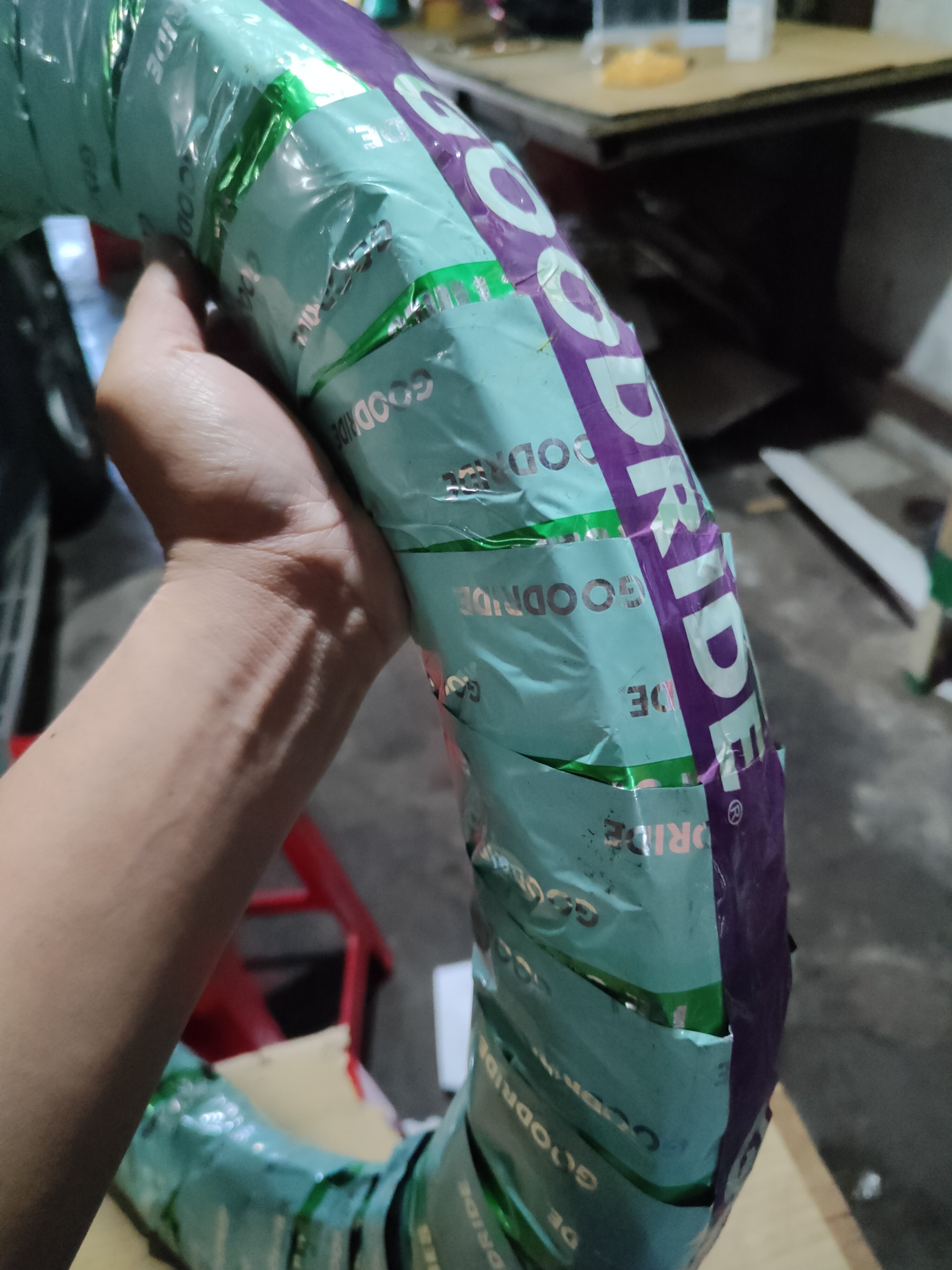 Vỏ xe goodride dùng cho xe chở nặng 2.75 -17 có dùng ruột