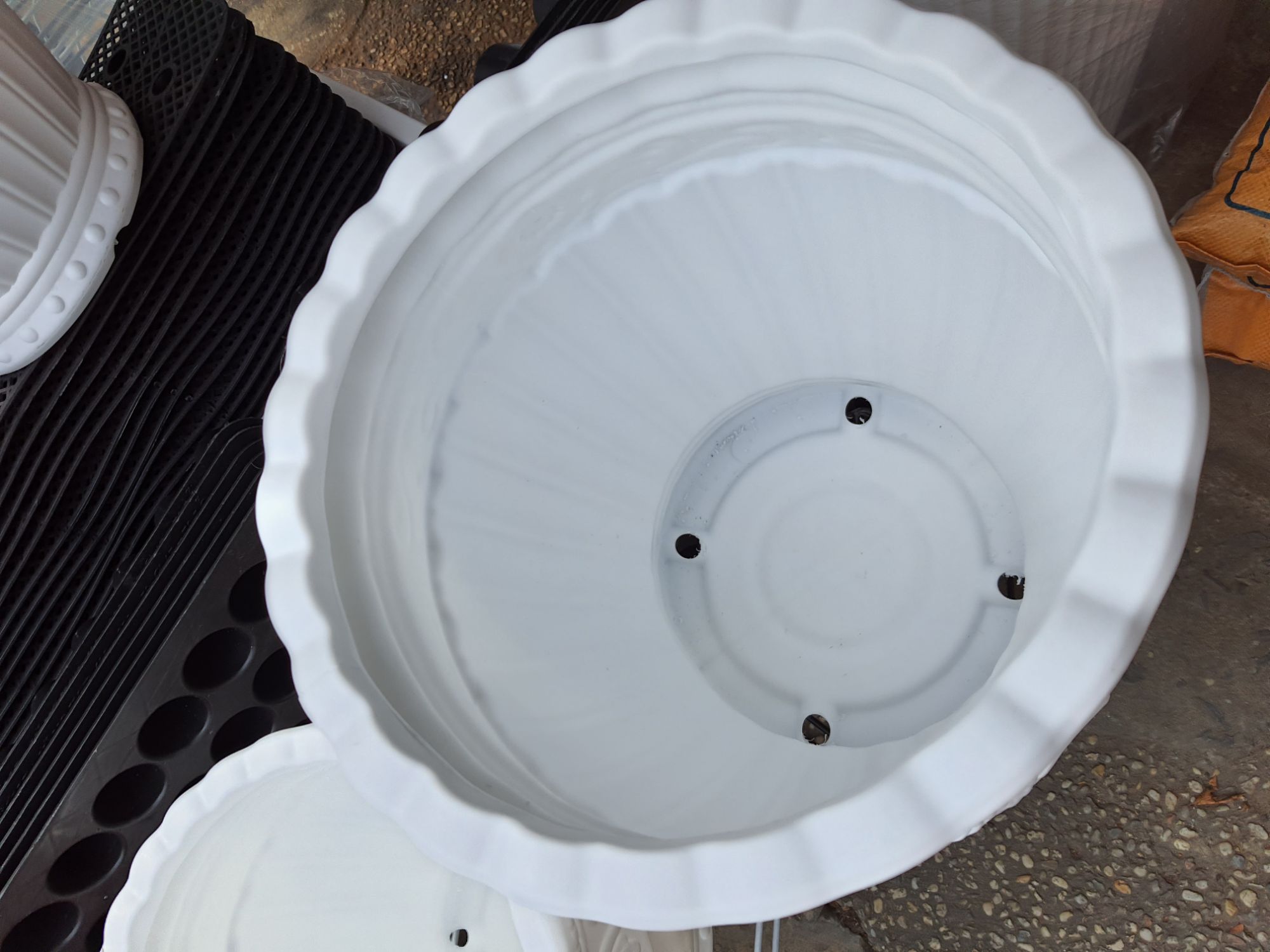 chậu lu sọc đường kính 26cm cao 30cm.