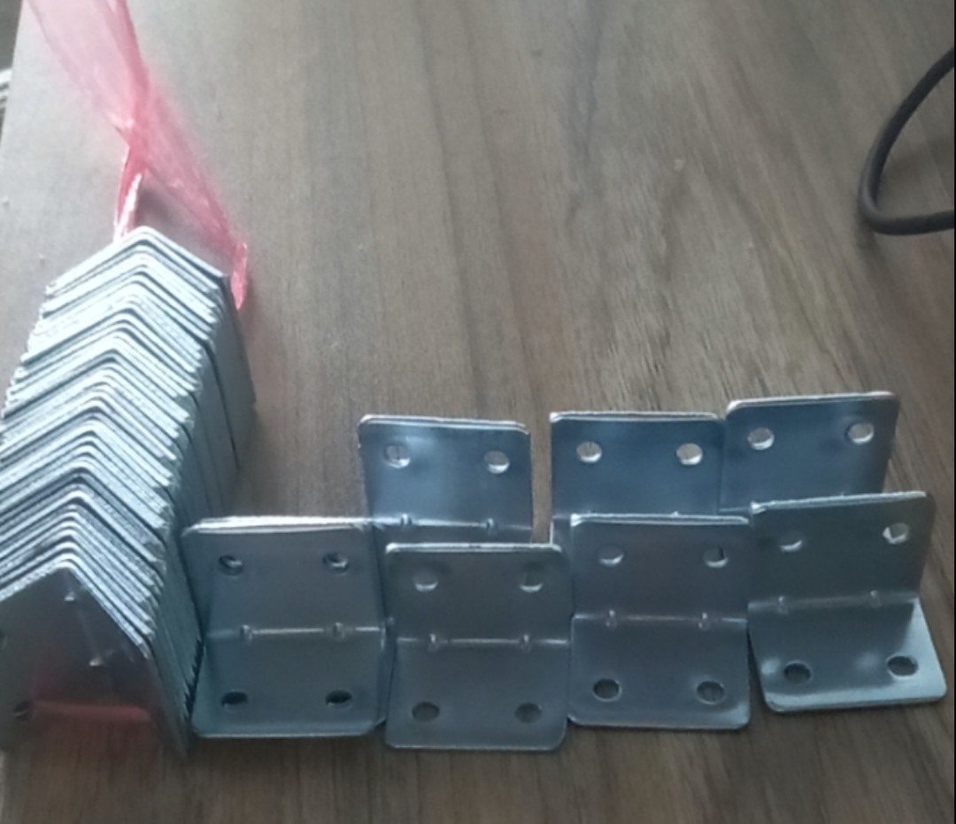 Ke góc 3.5cm vuông ( 1 cục 10 cái )