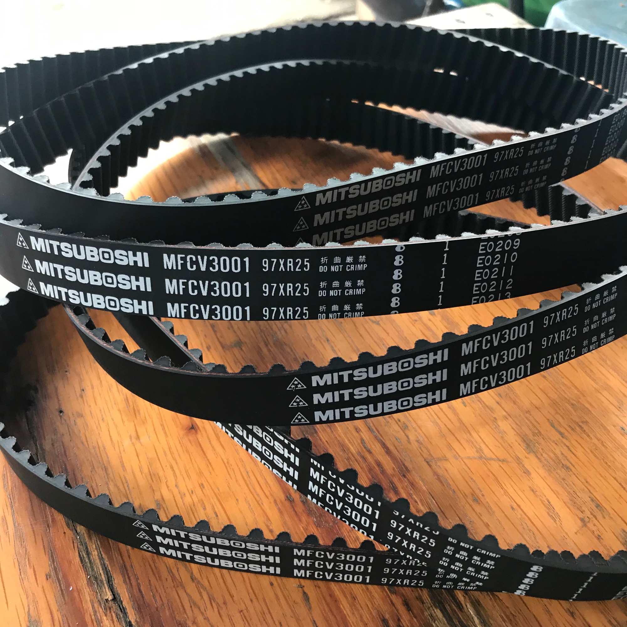 [HCM]Dây Curoa Cam (Đai Cam) 97xR25 Toyota Fortuner Hiace Hilux MITSUBOSHI