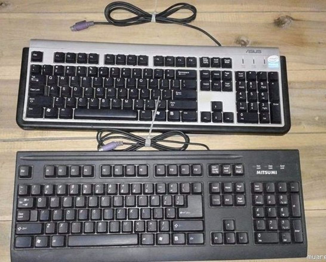 Bàn phím máy tính cũ