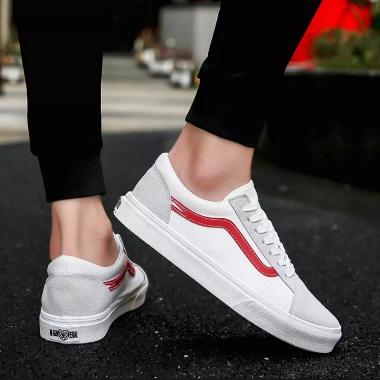 GIÀY SNEAKER UNISEX VANS TRẮNG SỌC ĐỎ