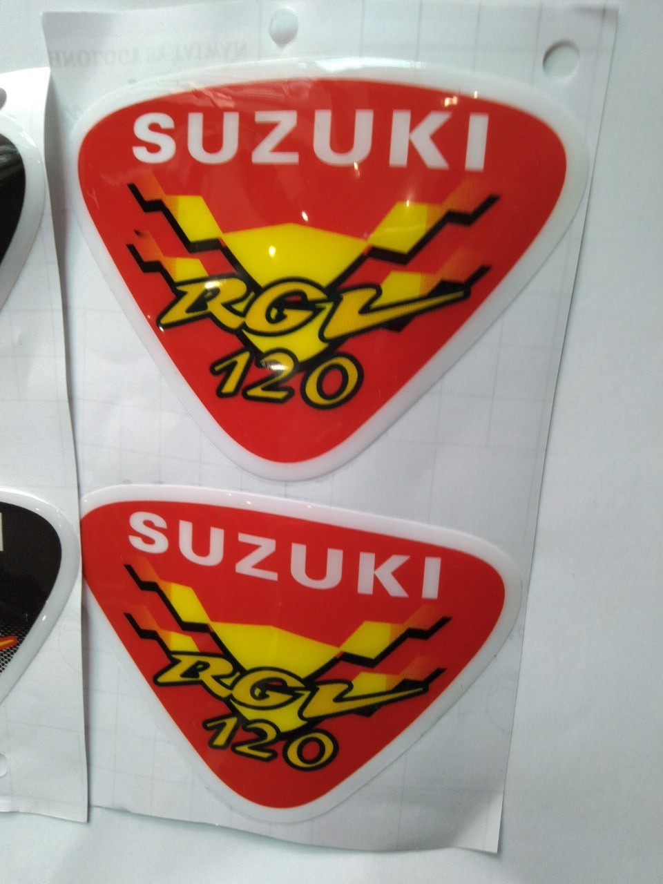 1 tem Logo nổi Suzuki RCV 120 - Vindecal BD