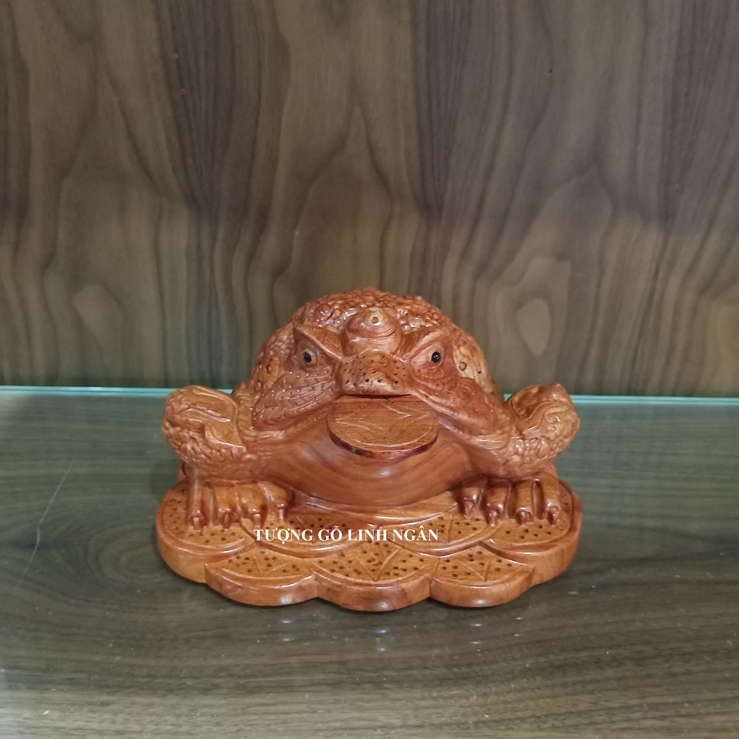 Cóc ngậm tiền (thiềm thừ) bằng gỗ hương (Cao 12, ngang 19, sâu 17 cm)