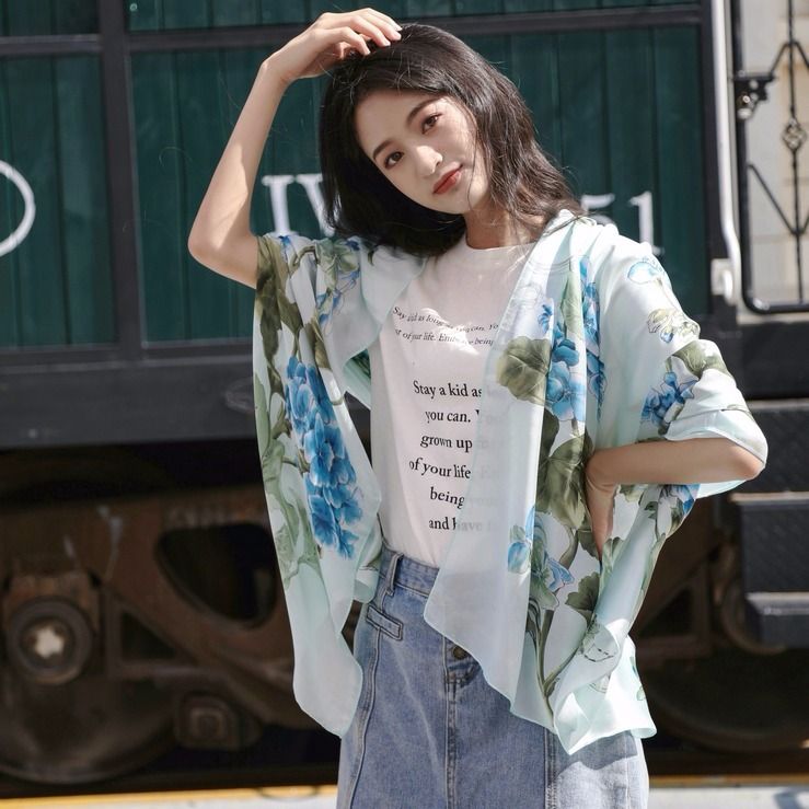 Mô phỏng khăn lụa phụ nữ chống nắng bằng khăn biển mới Khăn Lụa Satin in Khăn lụa bãi biển mỏng