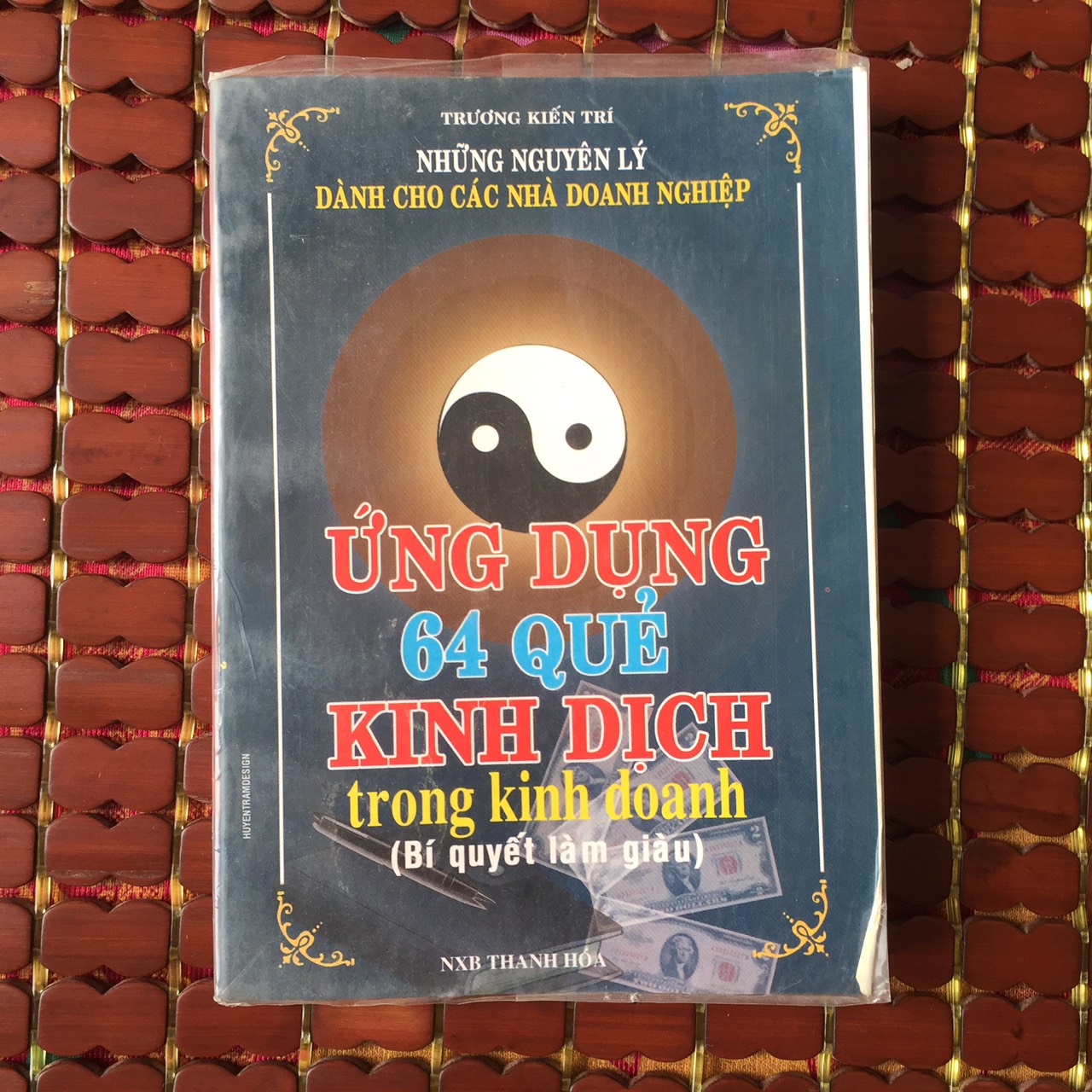 Sách ứng dụng 64 quẻ kinh dịch trong kinh doanh