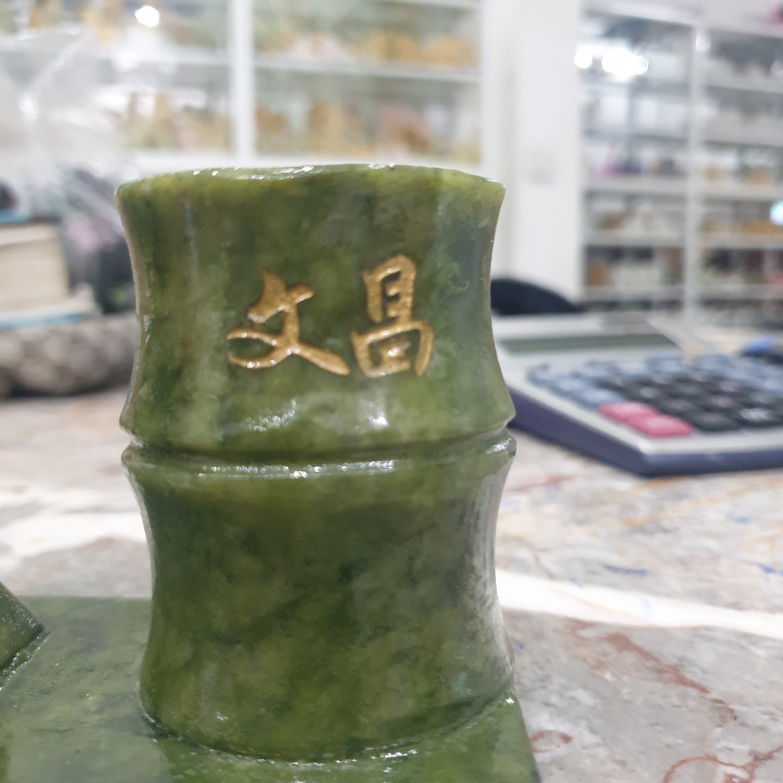 tháp văn xương ống bút size 15 cm đá SERPENTINE