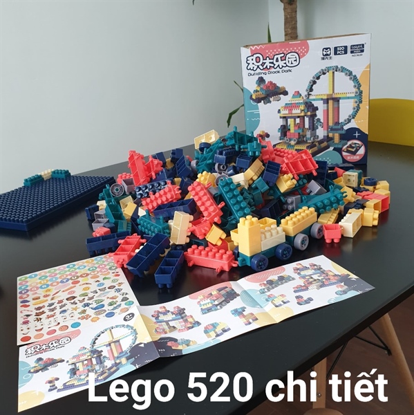 520-piece Lego set, develops baby's intelligence