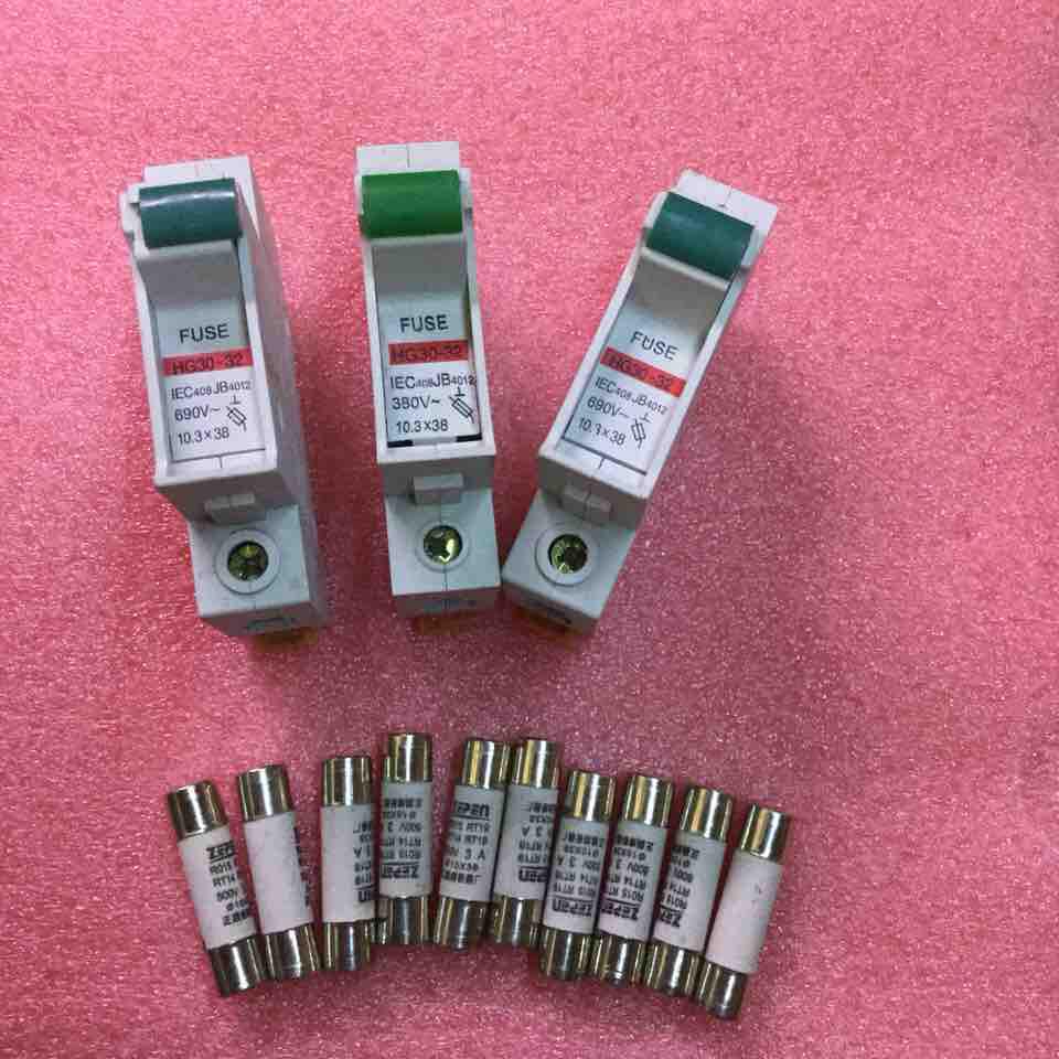 5 bộ đế và cầu chì sứ 10 x38 ( có từ 2A-32 A)