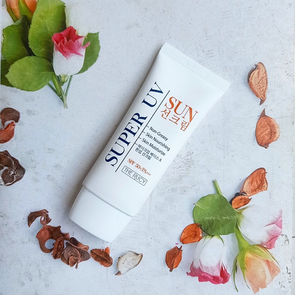 Bộ sản phẩm làm sạch và chống nắng cao cấp The Rucy (Sữa rửa mặt trà xanh Hydro Pure Foam Cleansing Green Tea 150ml Và Kem Chống Nắng Vật Lý The Rucy Super Uv Suncream SPF 50+/PA+++)