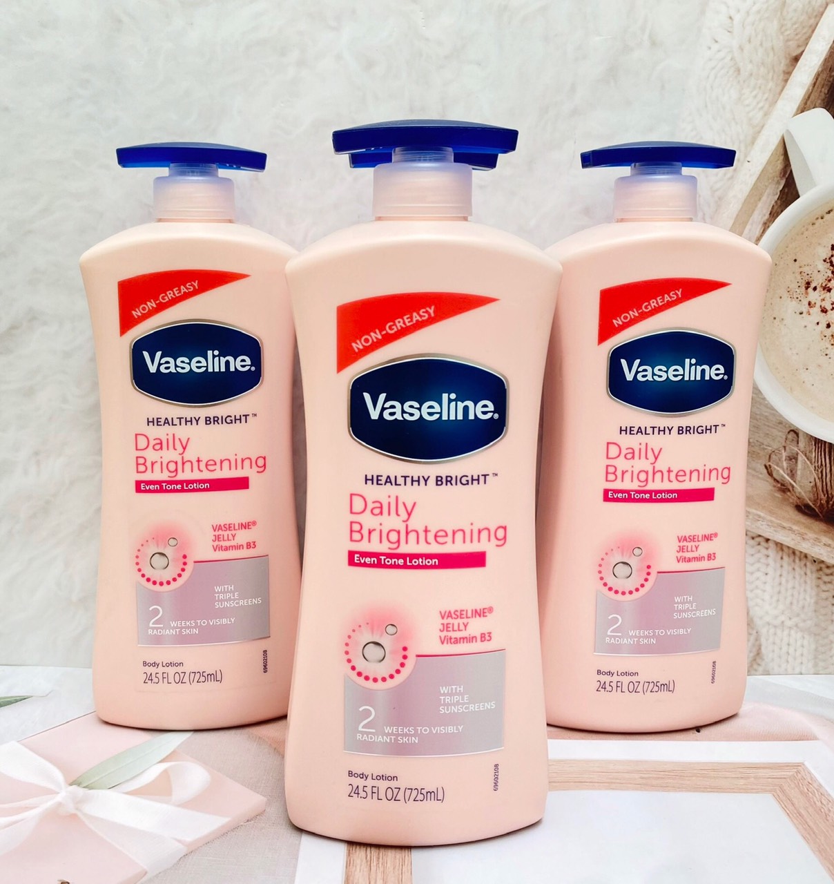 Sữa dưỡng thể trắng da Vaseline 725ml mẫu mới 2025- Mỹ