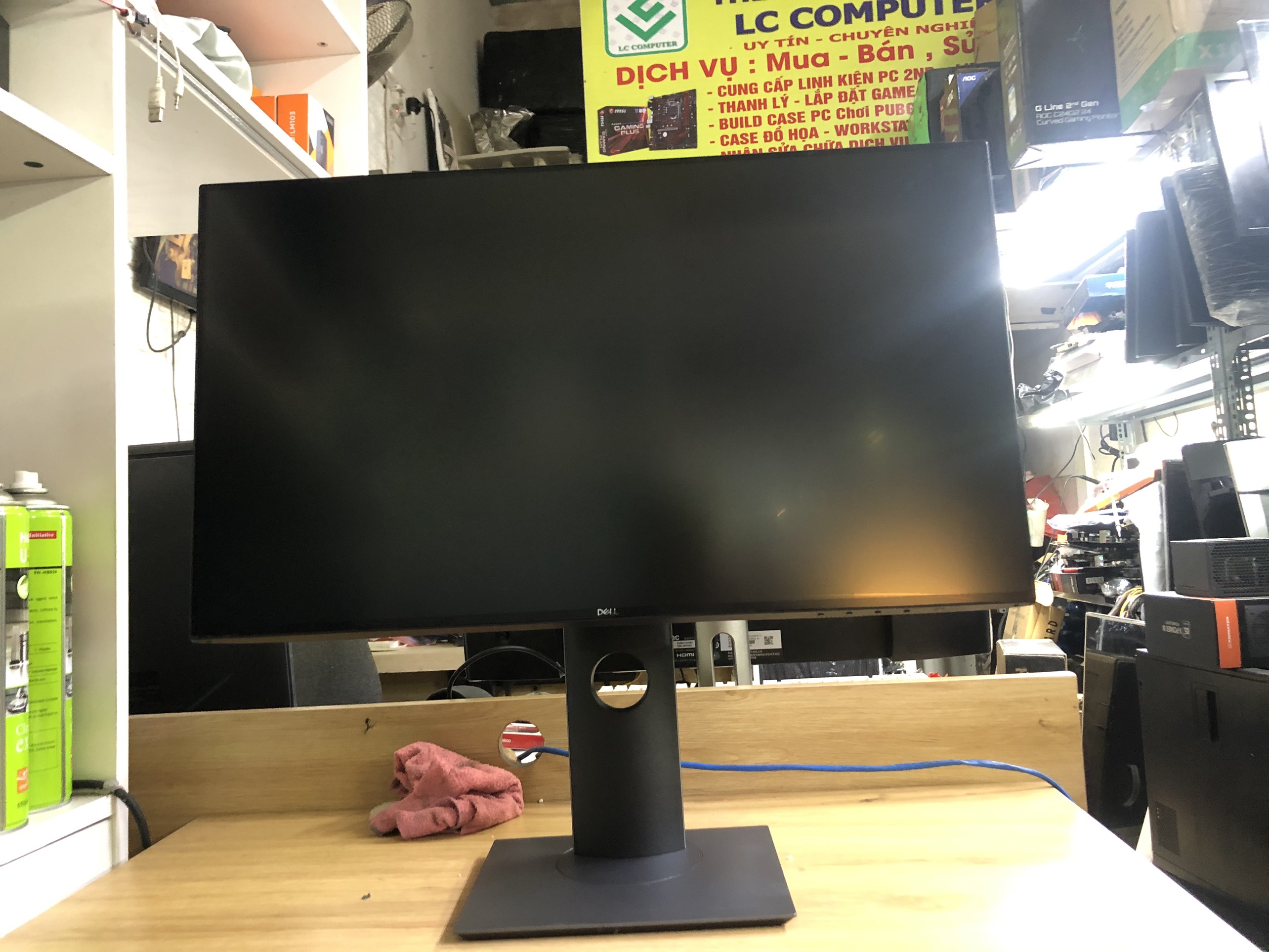 Màn hình Dell Ultrasharp U2419HC (23.8 inch/FHD/IPS/USB-C/60Hz)