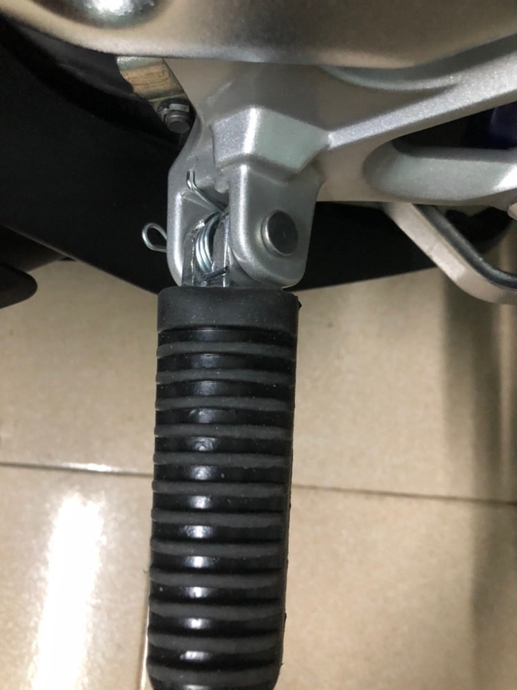 GÁC CHÂN TRƯỚC EX 150 SẮT