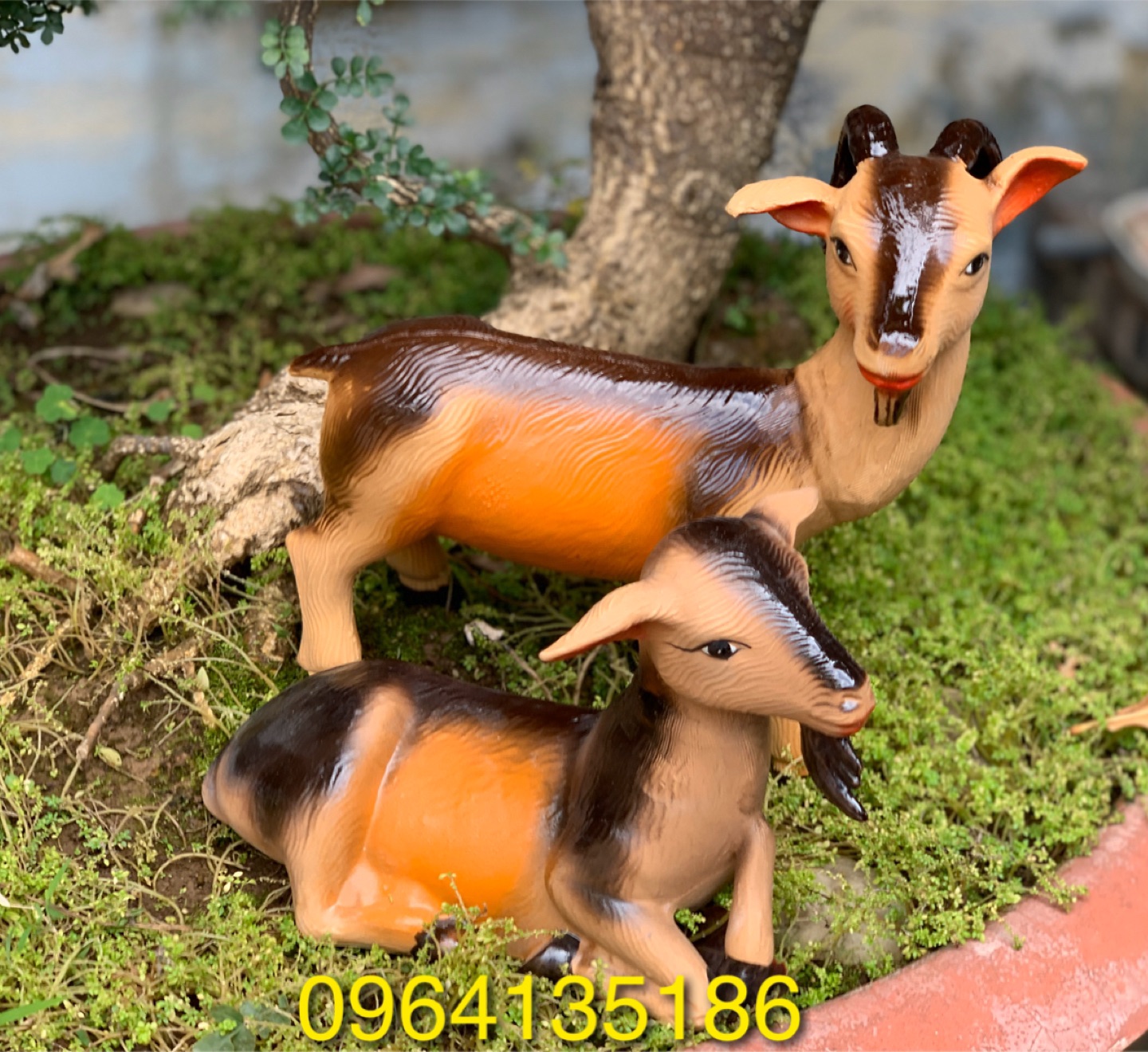 Tượng tiểu cảnh cặp dê núi gốm sứ Bát Tràng
