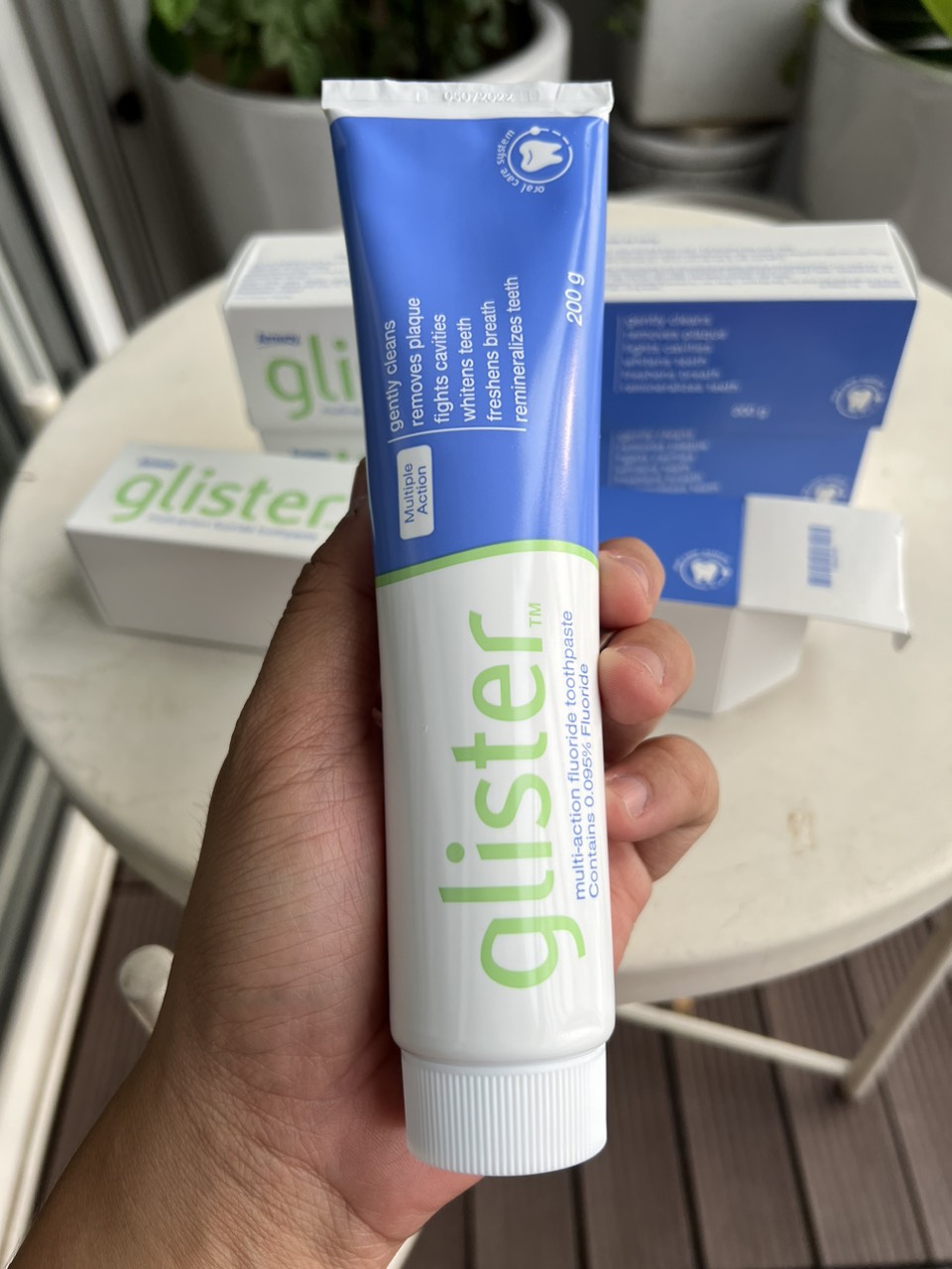 Kem đánh răng đa năng Glister (200gram, xuất xứ Mỹ, Hsd xa)