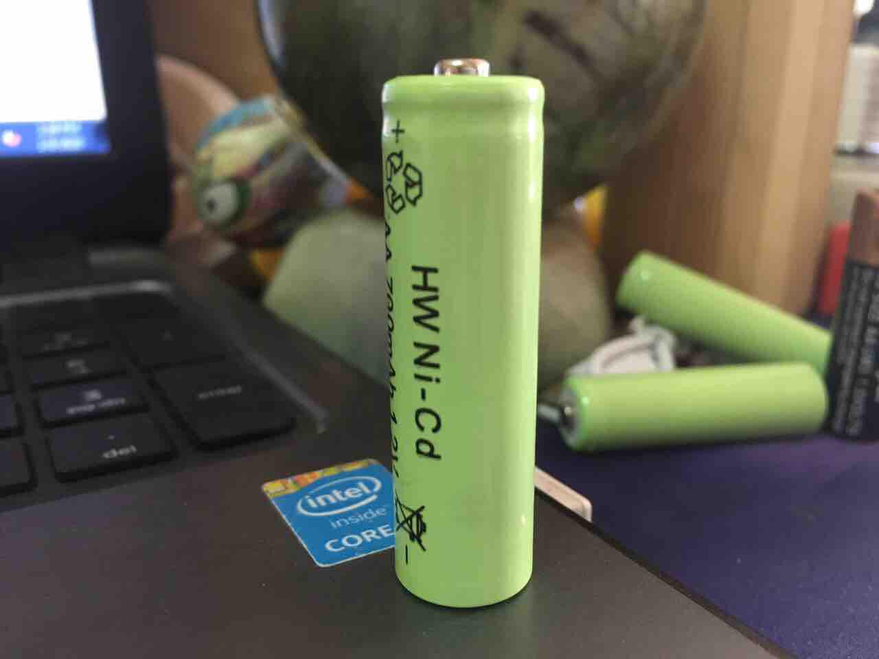 Combo Vỹ 4 pin AA 700mAh 1.2V sạc lại được