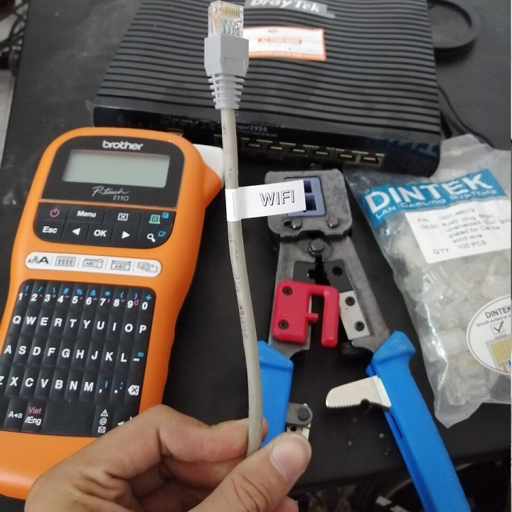 Máy in nhãn Brother P-Touch PT-E110