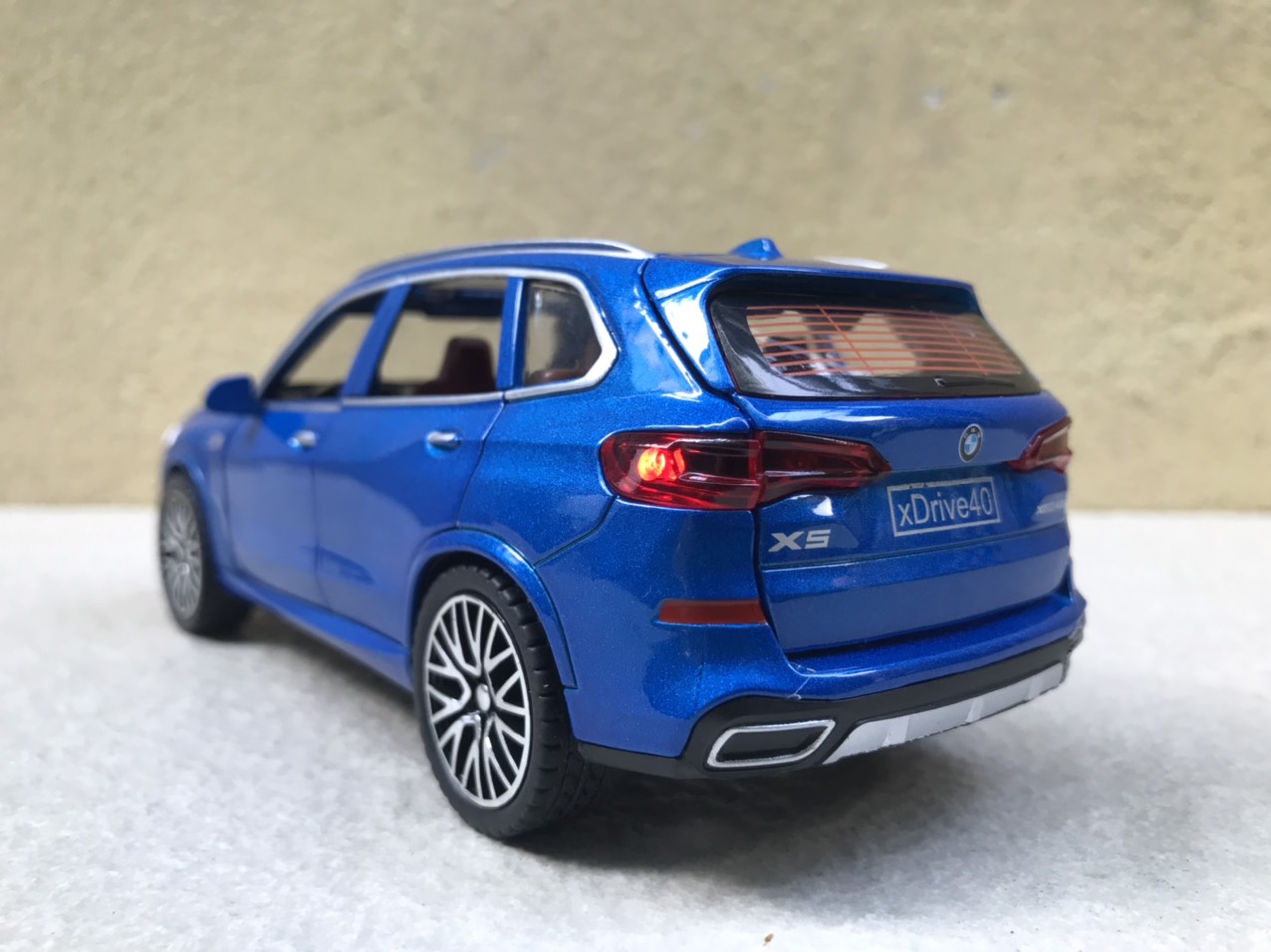[HCM]Mô hình xe ô tô BMW X5 2020 - 1:32