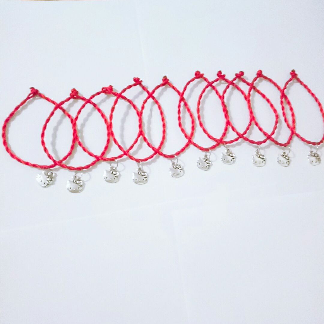 Vòng tay chỉ đỏ hình mèo kitty (ảnh thật)