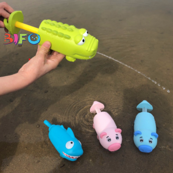 [SIZE TO] Đồ chơi phun nước cầm tay hình cá sấu, cá mập đáng yêu cho bé