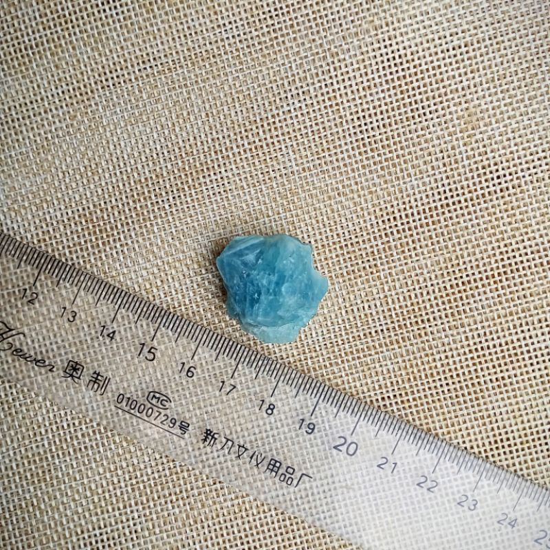 Viên đá xanh thanh tẩy Aquamarine
