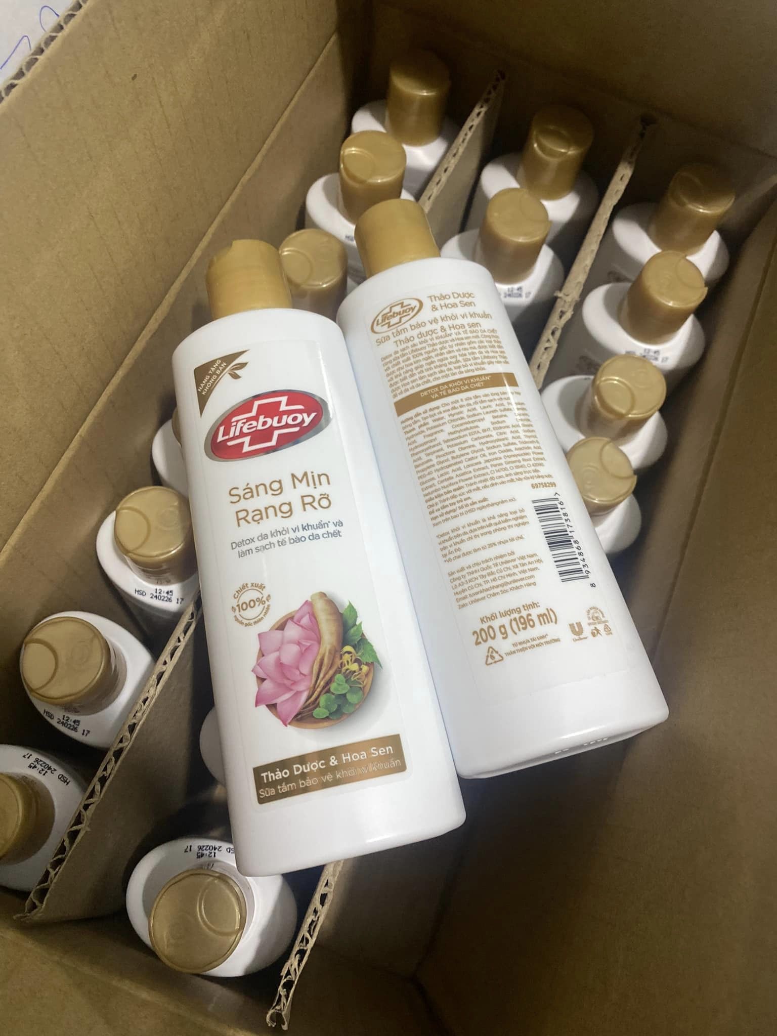 COMBO 2 CHAI SỮA TẮM THẢO DƯỢC HOA SEN 200G