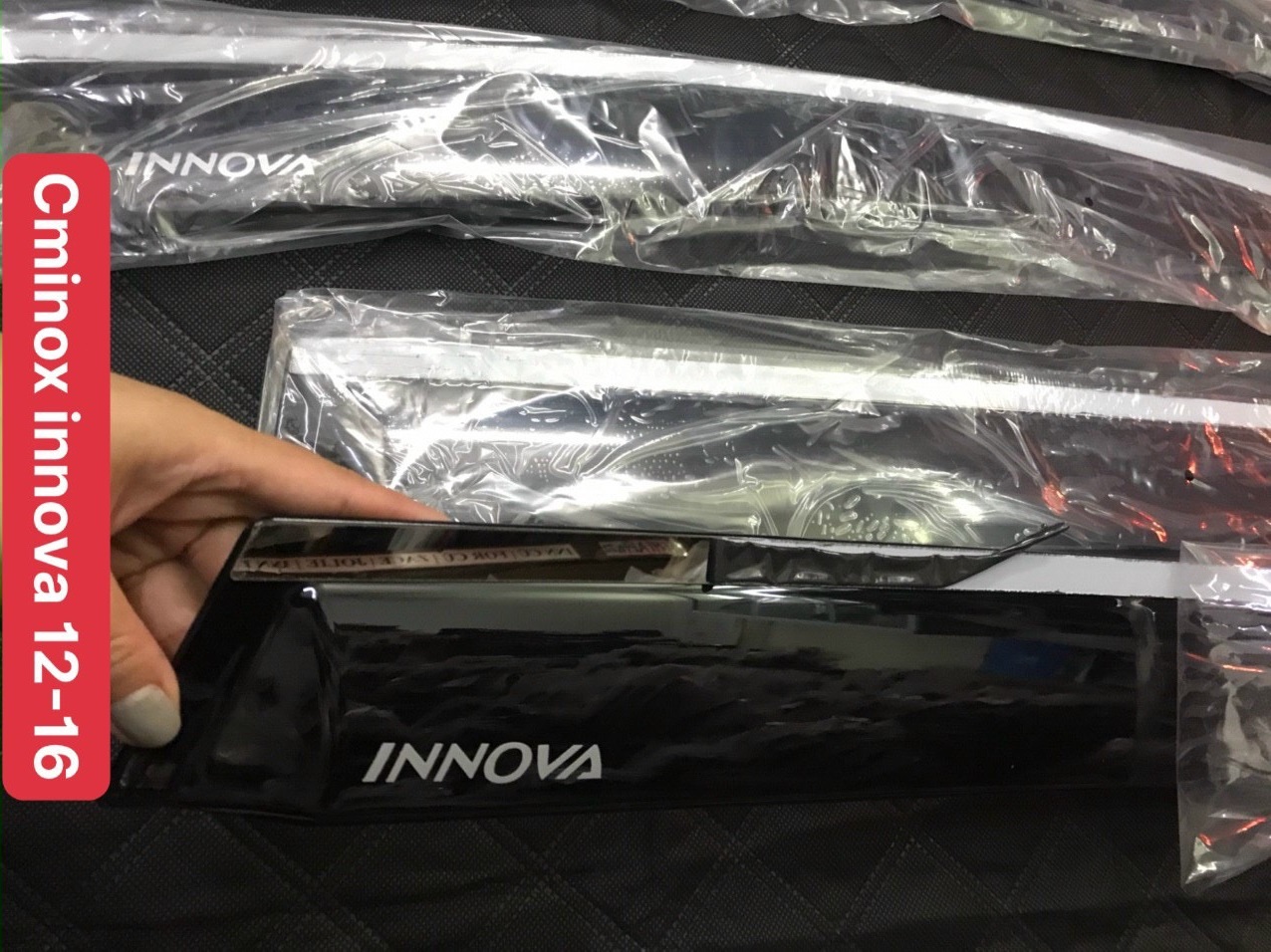 Bộ vè che mưa chỉ mạ inox xe toyota innova phom cũ 2006 đến 2015