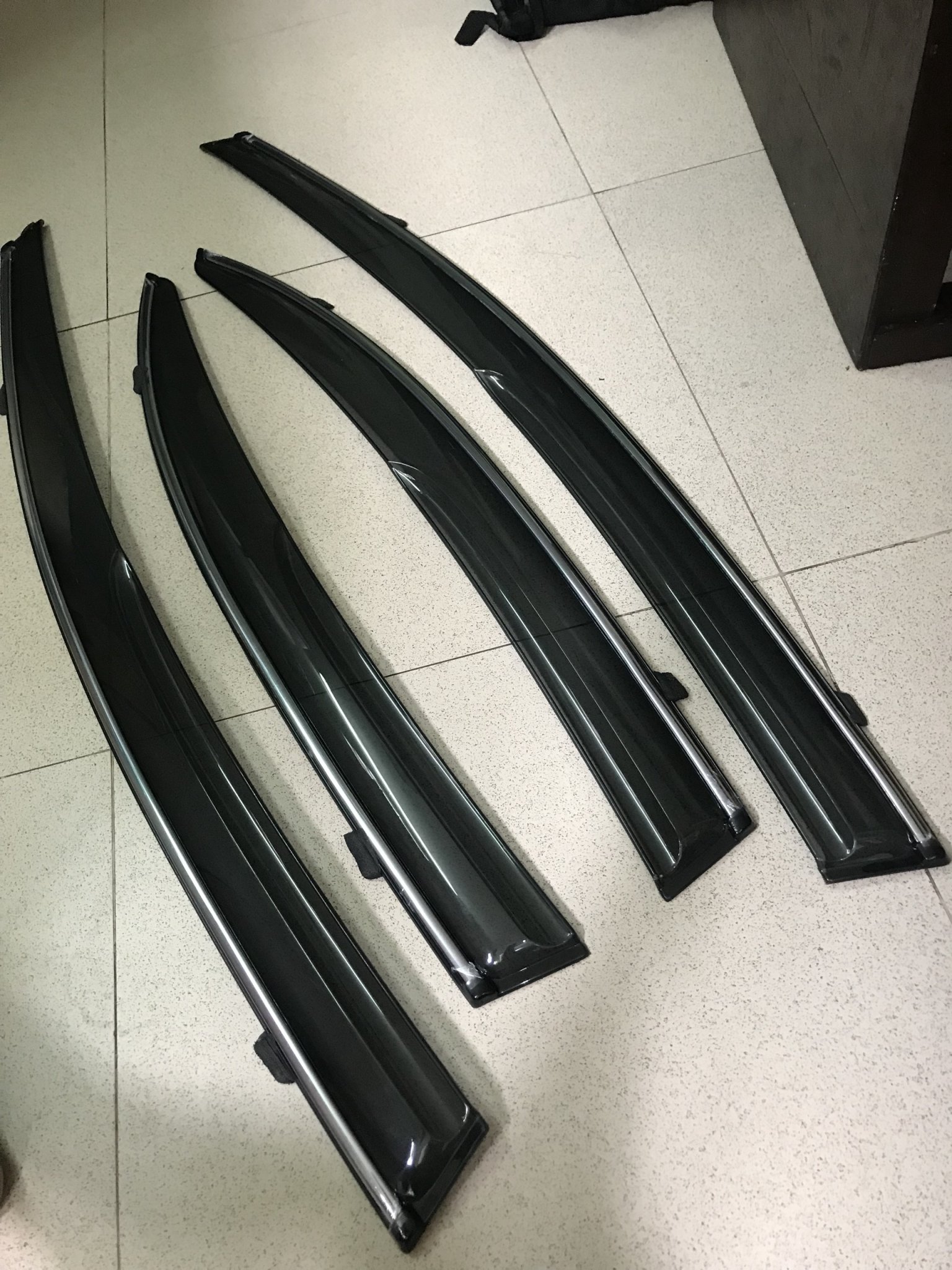 Vè mưa chỉ mạ xe Honda Civic các form từ 2006 đến 2012.