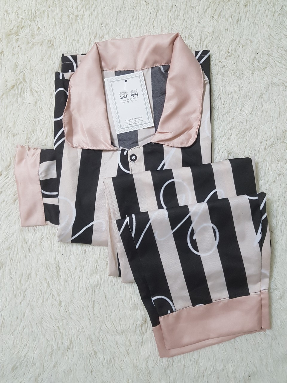 Bộ pijama tay dài quần dài cổ sen