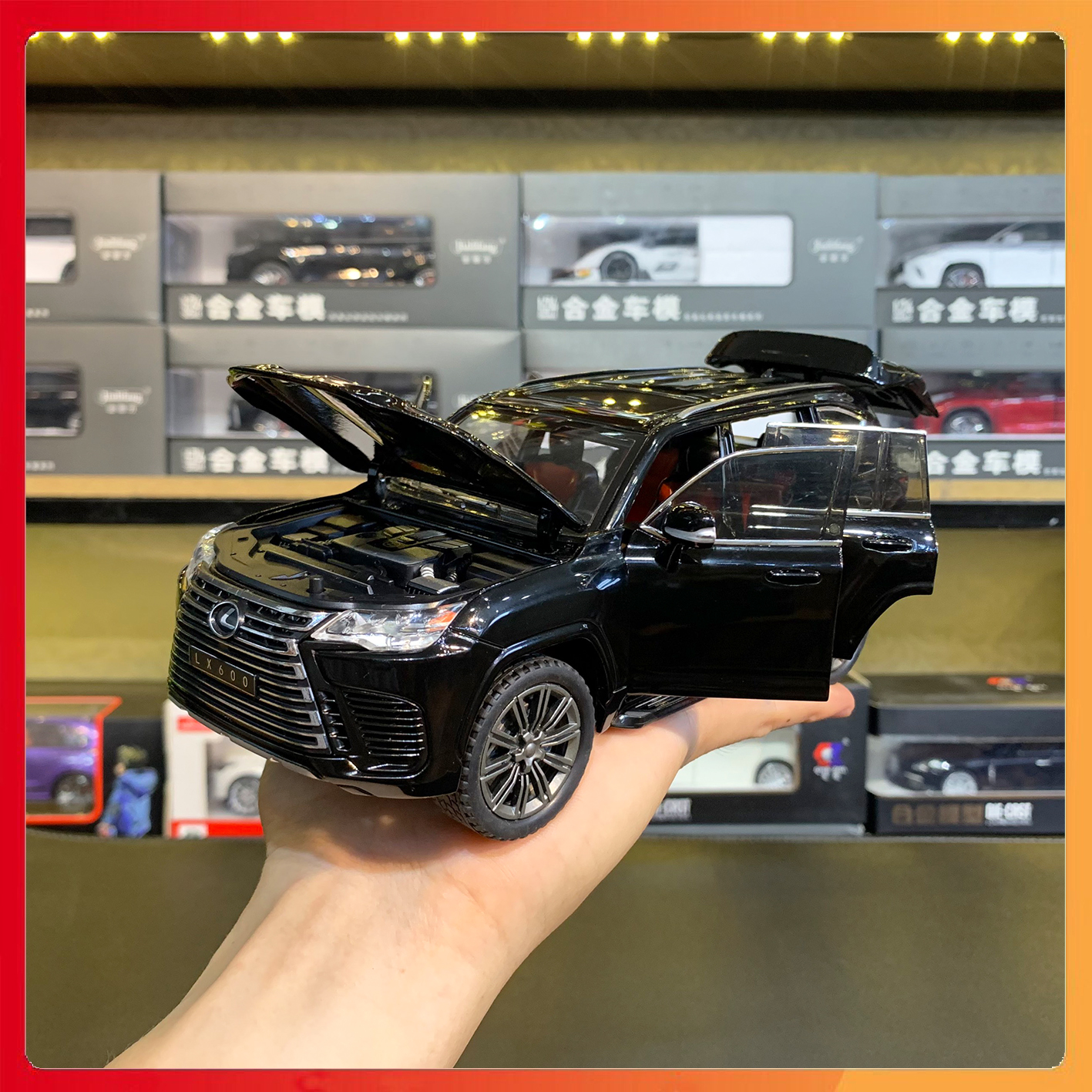Mô hình xe Lexus LX600 tỉ lệ 1:24 CHIMEI