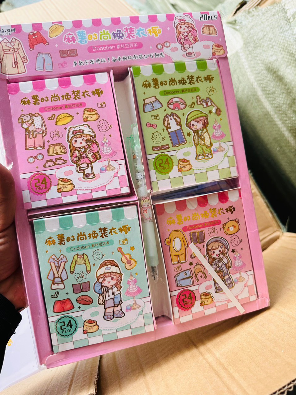 Cuốn sổ 24 tờ sticker nhiều hình siêu cute