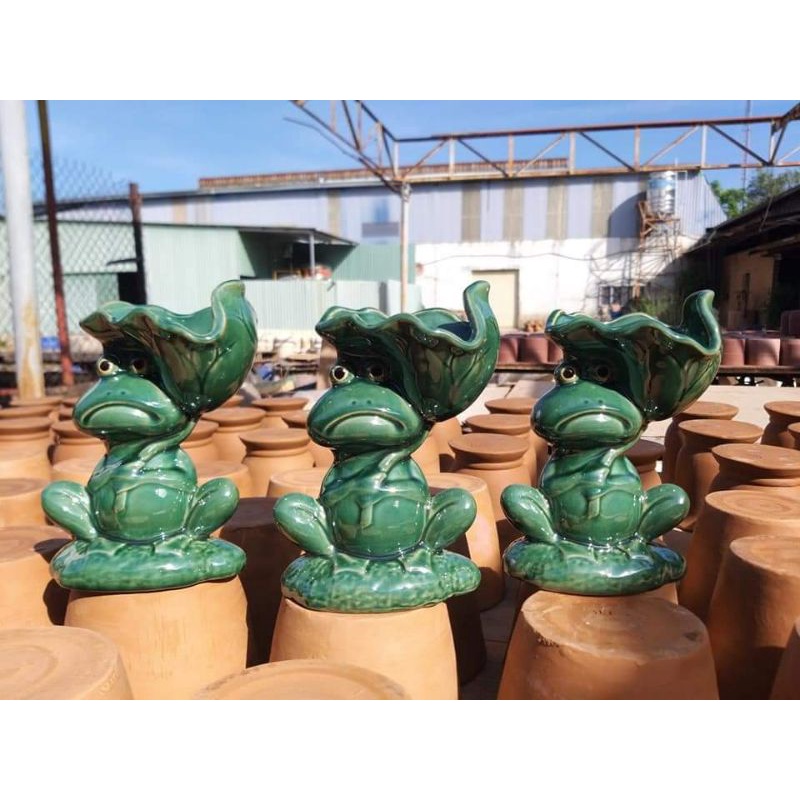 Chậu đất nung tráng men hình ếch