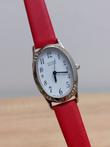 Đồng hồ nữ Citizenn mặt đính đá đã qua sử dụng