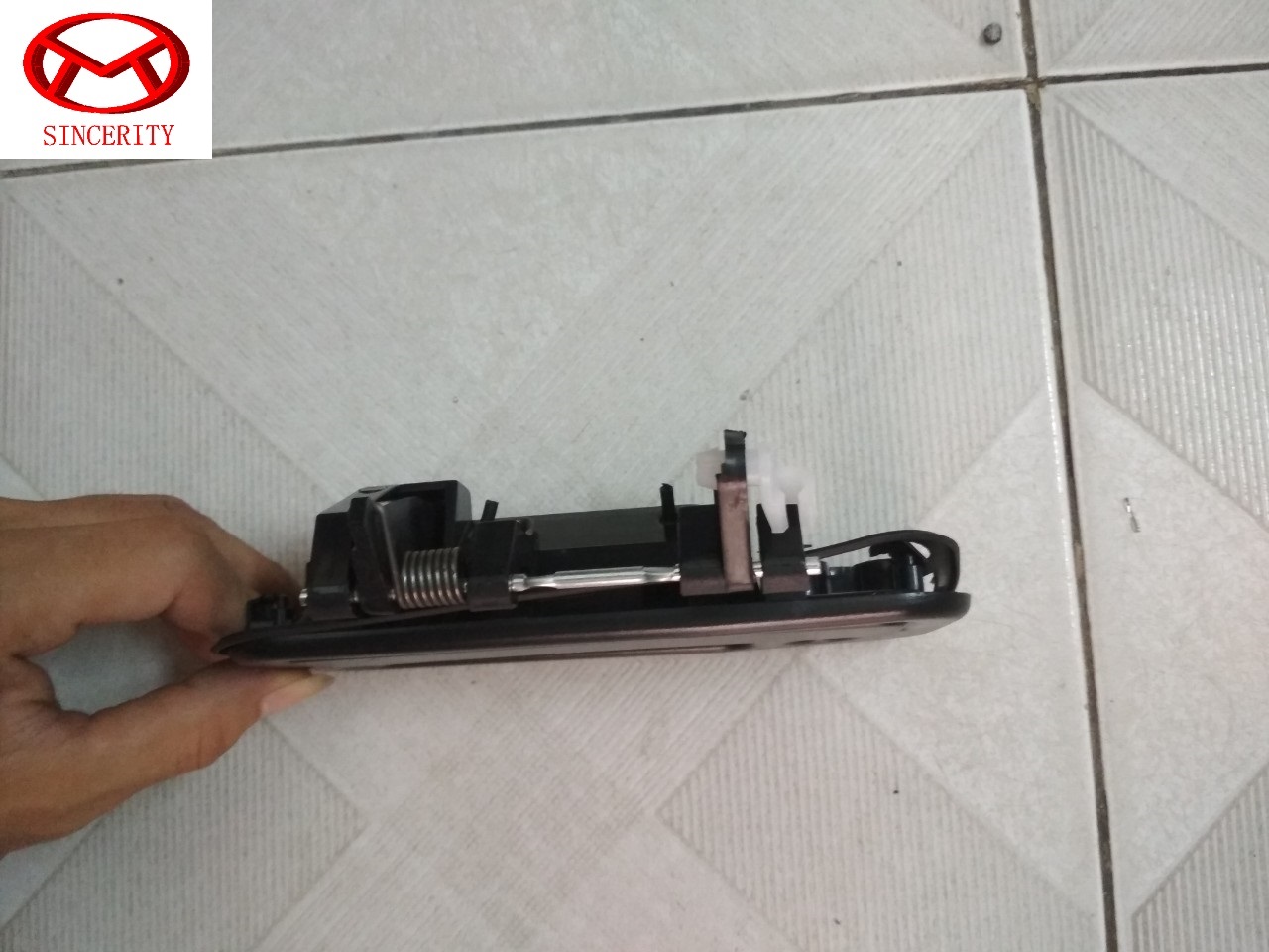 Tay mở cửa ngoài suzuki vitara 2003-2005