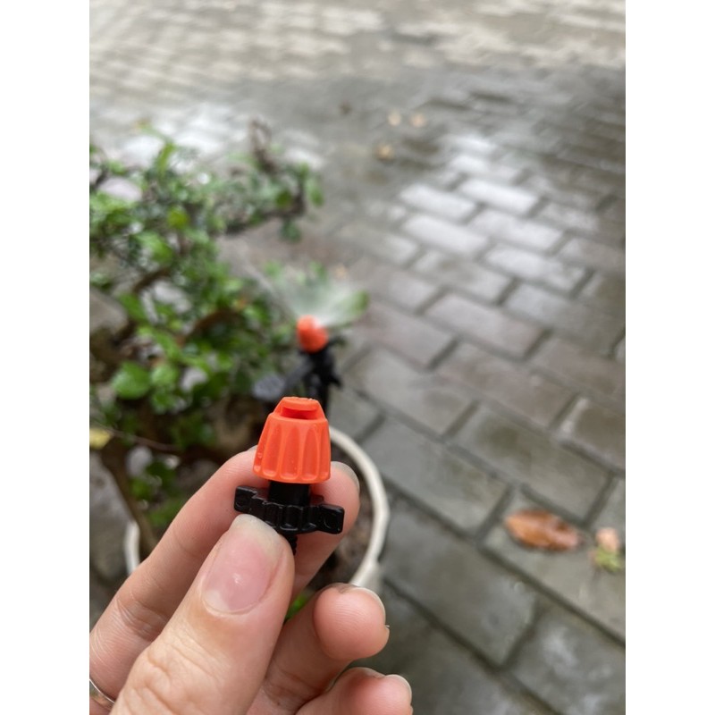 Đầu tưới phun mưa xoè góc phun 180 độ