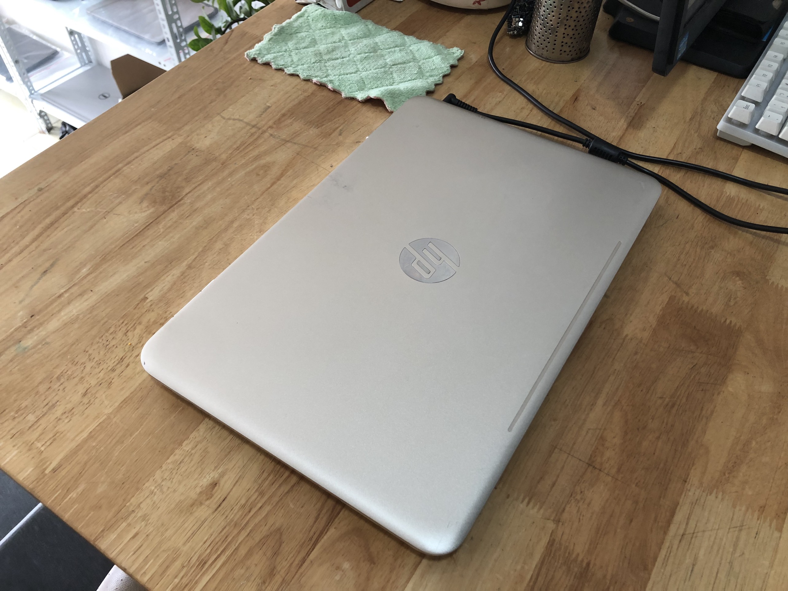Hp pavilion 14 core i3 7100u ram 8g ssd 256g 14inch