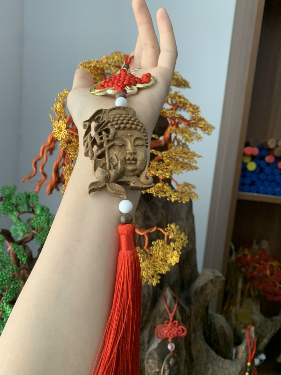 Dây treo xe ô tô, xe hơi phật A Di Đà, phật tổ như lai gỗ trầm hương tự nhiên