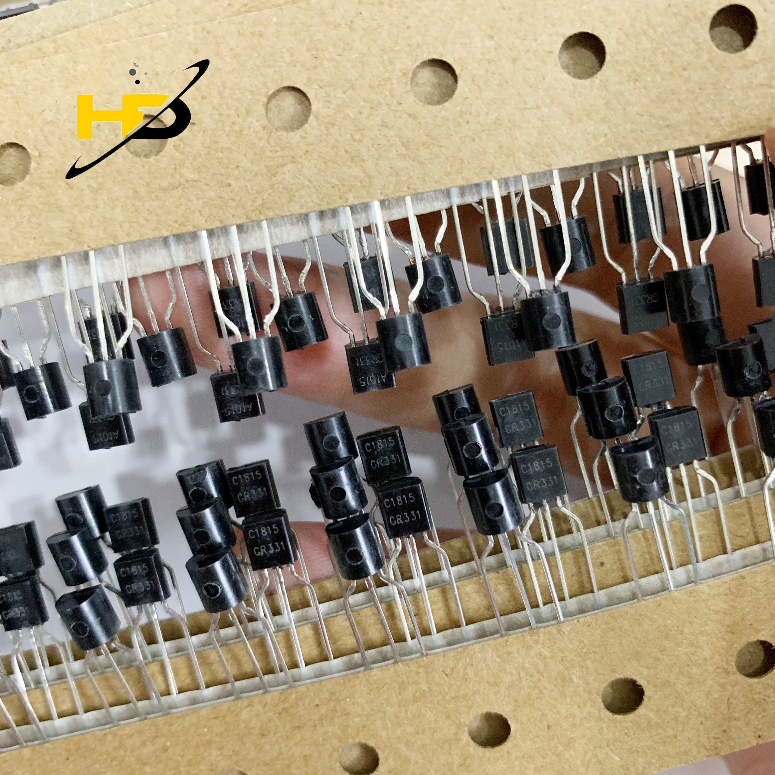 Cặp tranzitor a1015 / c1815 npn pnp chân cắm hàng đóng dây